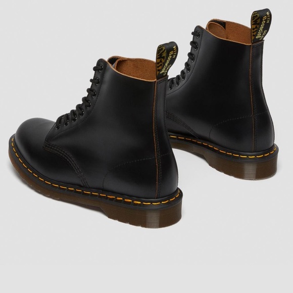 COPY - Dr. Martens boots

1460 VINTAGE MADE IN ENGLAND LACE UP BOOTS Black size… main image 5